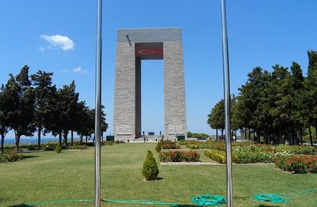 Canakkale Sehitleri Aniti