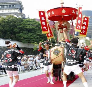 Kokuragion Daiko Statue