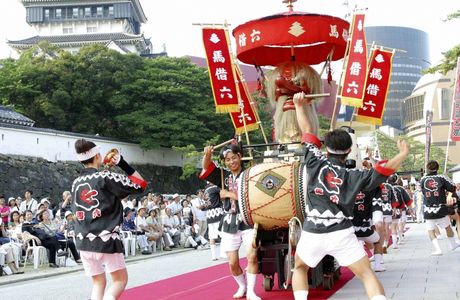 Kokuragion Daiko Statue