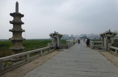Luoyang Bridge