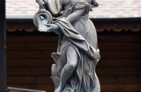 Messager Statue