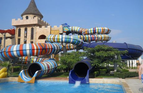 Aqua Paradise Patio