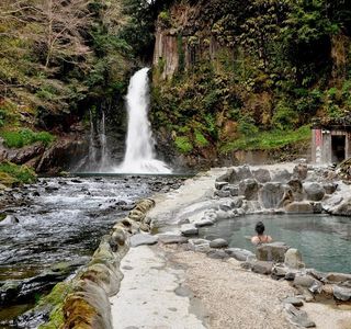 Kanidaru Falls (Kawazu Nanadaru Waterfalls)