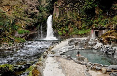 Kanidaru Falls (Kawazu Nanadaru Waterfalls)