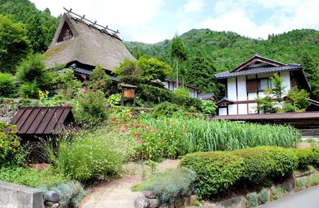 Kayabuki no Sato Shiratani Onsen