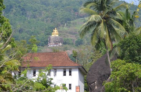 Aluvihara Rock Cave Temple