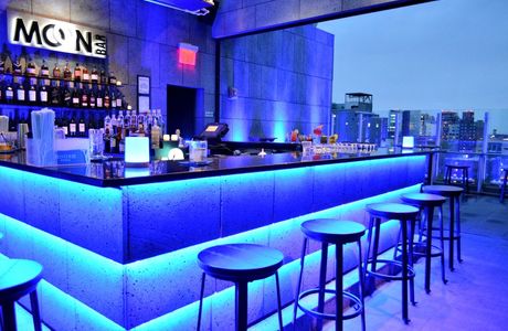 Bar moon