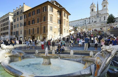 Fontana delle Cinque Lune