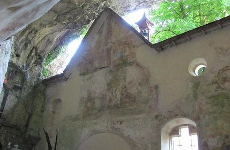 Monolithic Church