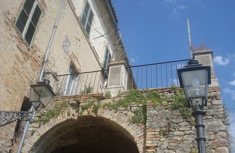 Palazzo De Leone .