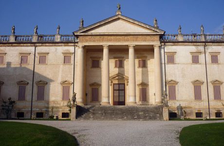 Villa Pompei, Carlotti