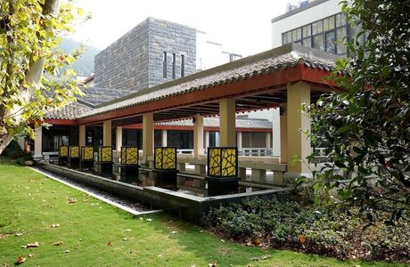 ChaoHu YiShuGuan