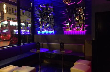 Bazoo Bar & Lounge