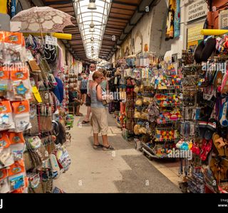 YM STOA Souvenir Shop