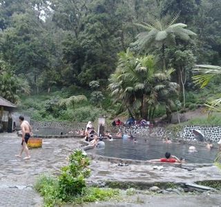 Cangar Batu Hot Spring