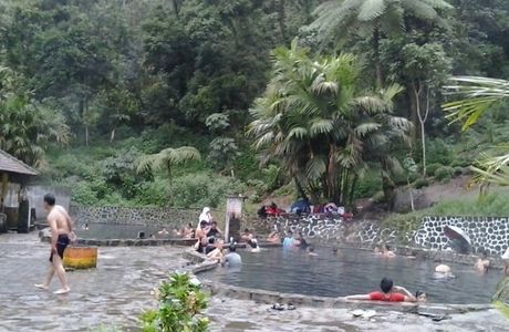 Cangar Batu Hot Spring