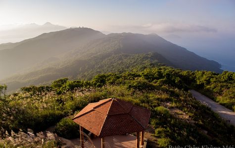 Son Tra Mountain (Monkey Mountain) 1