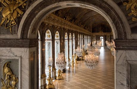 Ancient Mirror Exhibition Hall