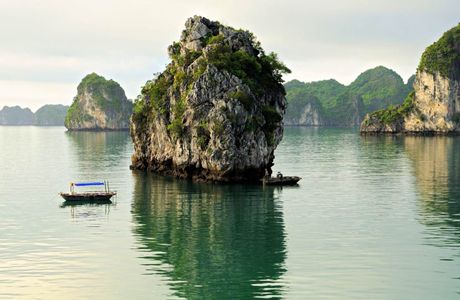 Bai Tu Long Bay