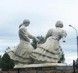 Sculpture Two Sisters