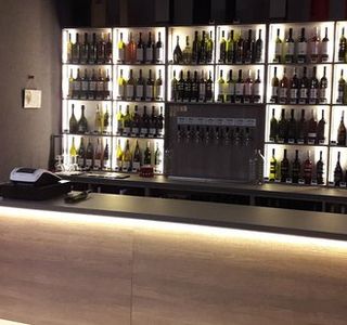 Wine Shop Bergerak