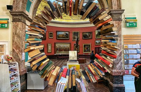 Circle Gallery & Books