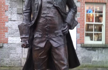 Arthur Guinness Statue
