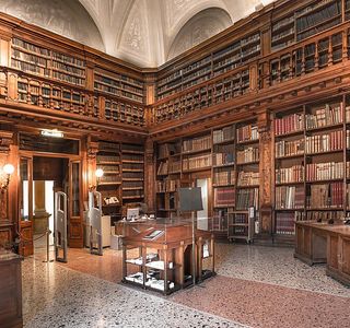Biblioteca Chiesa Rossa