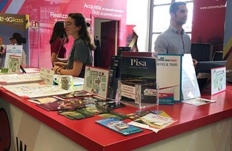 Info Point - Walking in the City