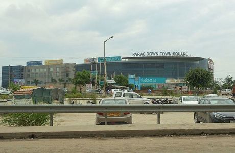 Paras Downtown Square
