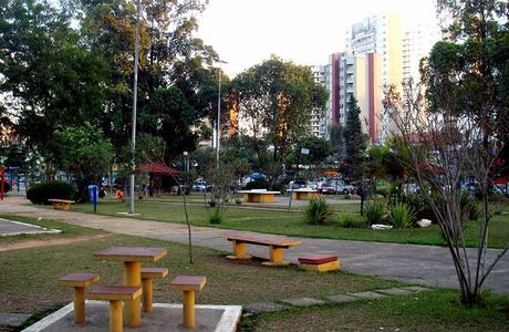 Recanto Municipal da Árvore (Bosque Maia)