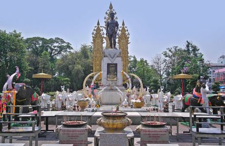 King Mengrai Monument