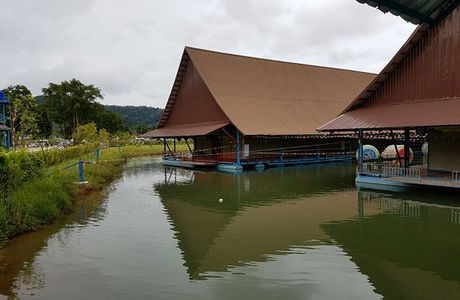 Phuket Floating Market