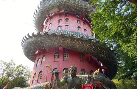 Wat Samphran