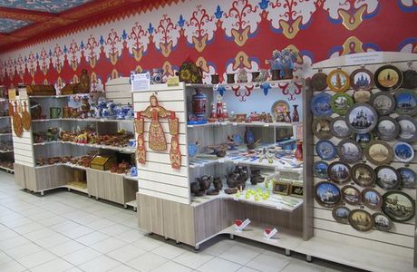 Shop of Local Russian Art Crafts Kurya Shadrikha