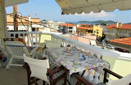 Breeze Beach Bar