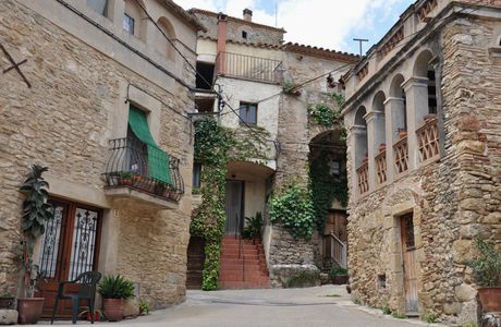 Pueblo medieval de Palau Sator