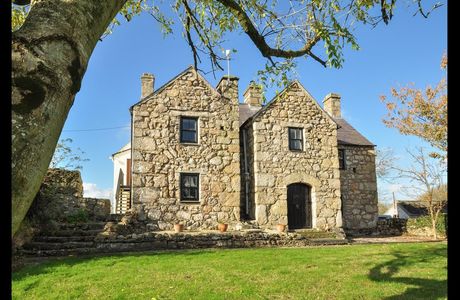 Wellmans Club. Llangefni