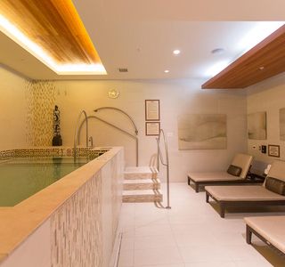 Golden Nugget Spa & Salon