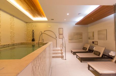 Golden Nugget Spa & Salon
