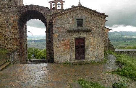 Fonte e porta san Felice