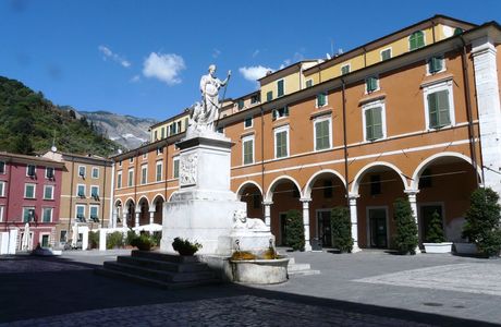 Piazza Alberica
