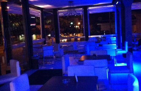 Life Lounge Cafe