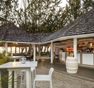 Le Bar - LUX* Saint Gilles
