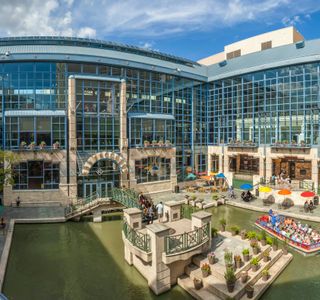 Shops at Rivercenter