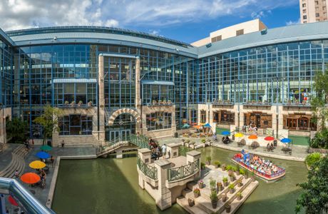 Shops at Rivercenter