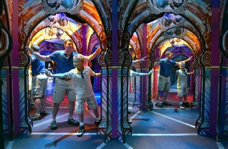 Hannah's Maze of Mirrors