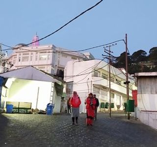 Ardhkuwari Mata Gufa