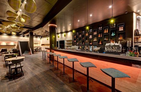 Montage Cafe-Bar