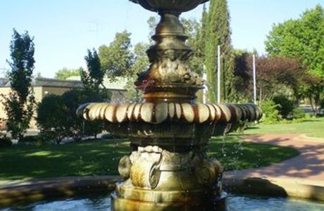 The Royal Doulton Hankinson Memorial Fountain